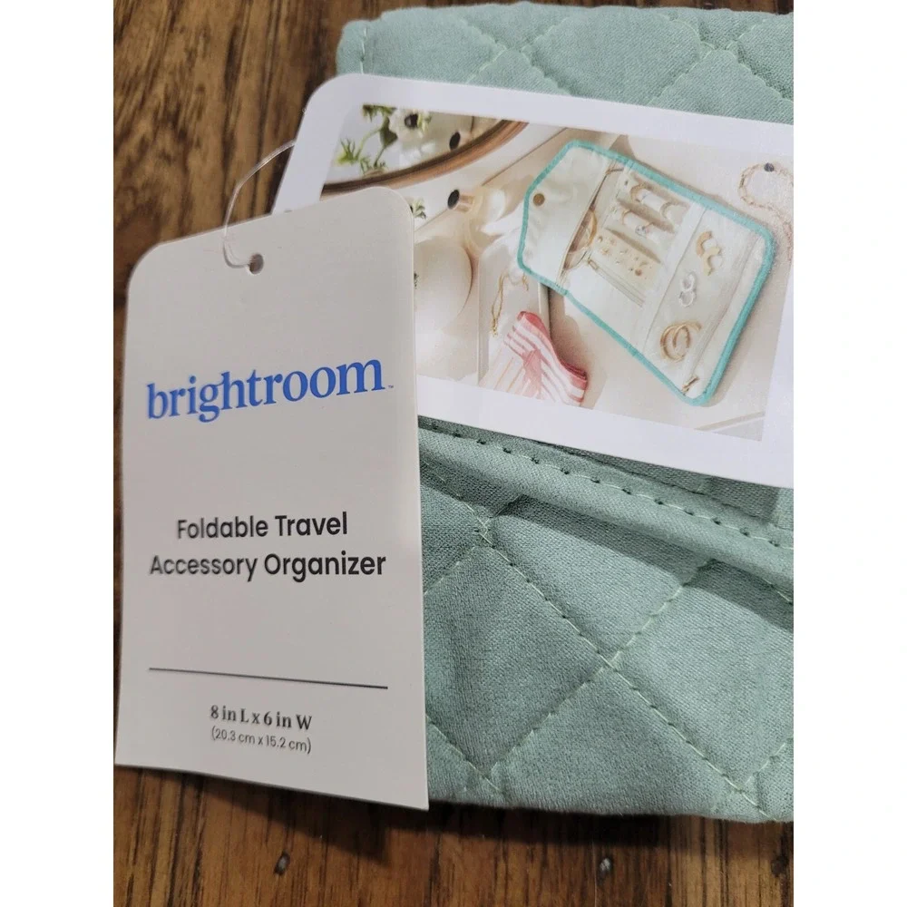 New with tags Brightroom  Green Travel Accessory organizer